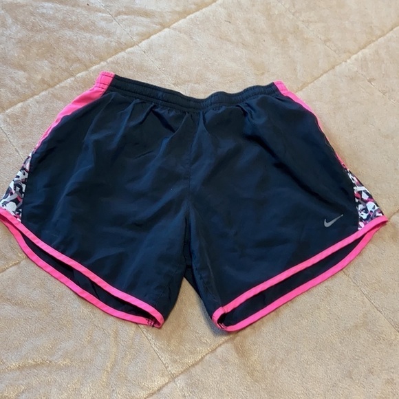 Nike Dri fit lined running drawstring Shorts - Picture 2 of 9